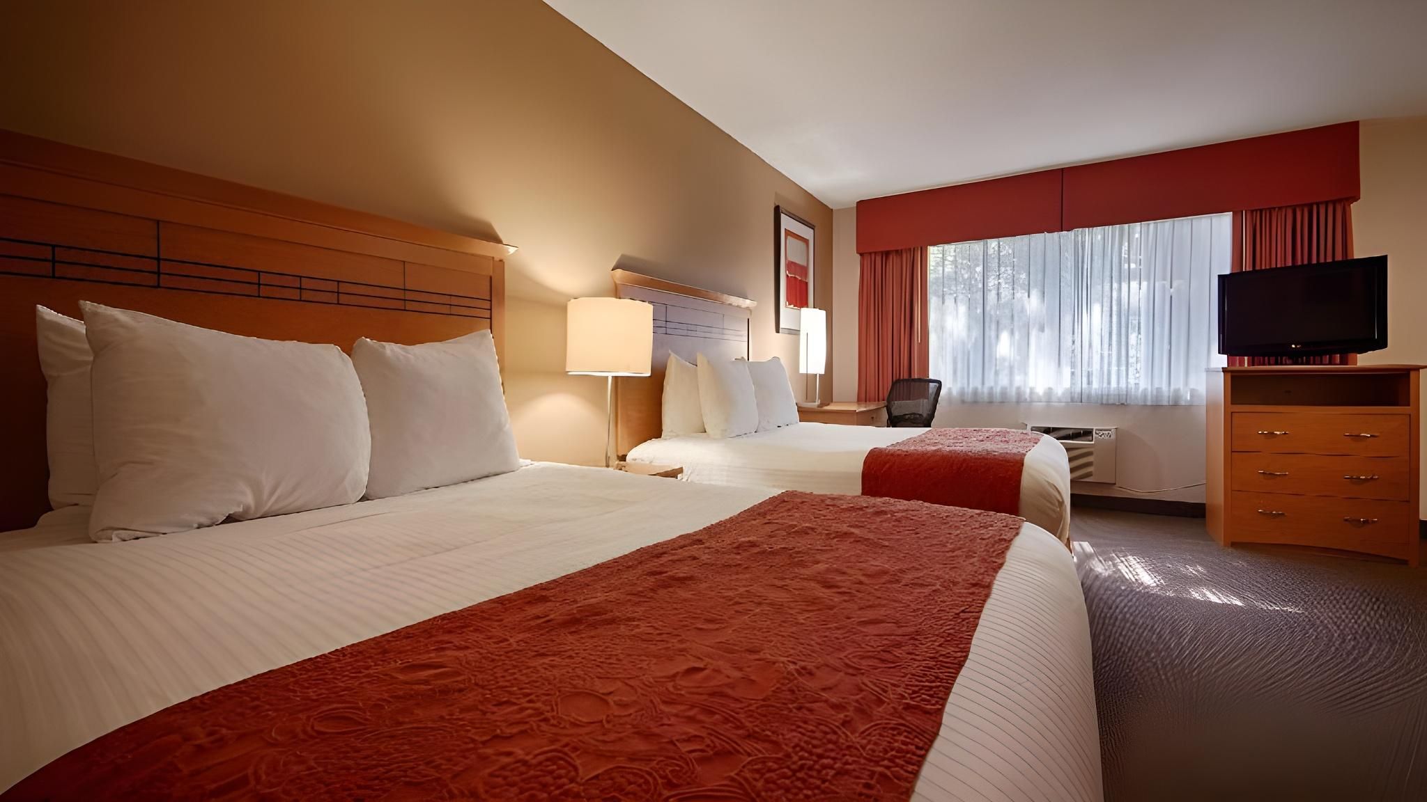 2 Queen Beds, Nonsmoking, Dog Friendly