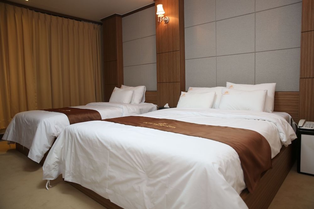 Uljin Grand Hotel Twin Room 3