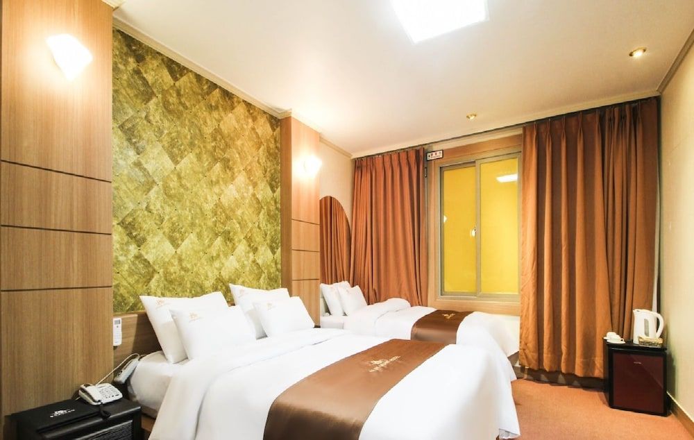 Uljin Grand Hotel Twin Room 4