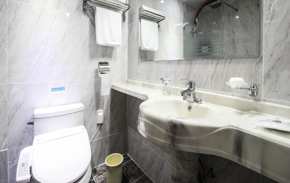 Uljin Grand Hotel Twin Room 6