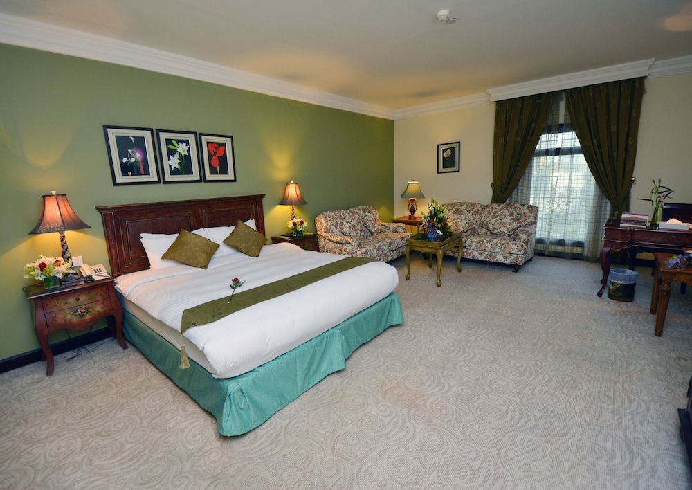 The Convention Center & Royal Suites Junior Suite, 1 King Bed
