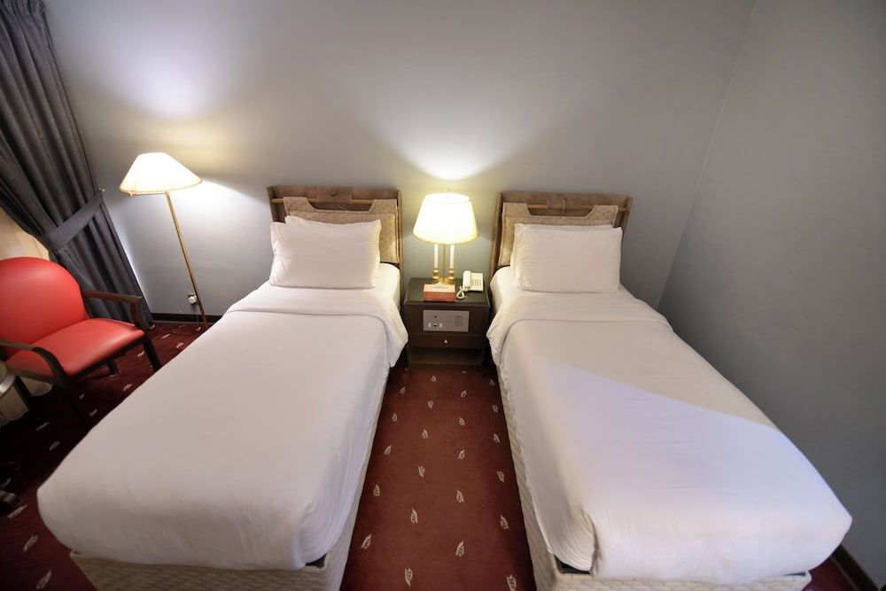Carlton Tower Hotel Kuwait Standard Twin Room, City View 4
