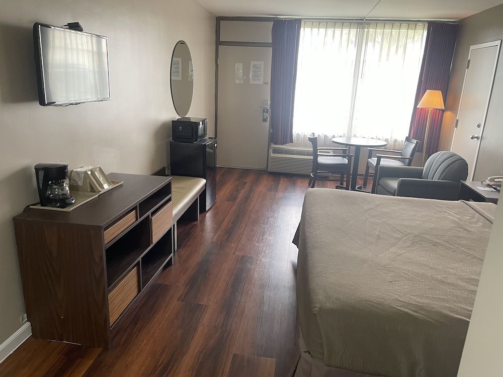 Standard Room, 1 King Bed, Non Smoking