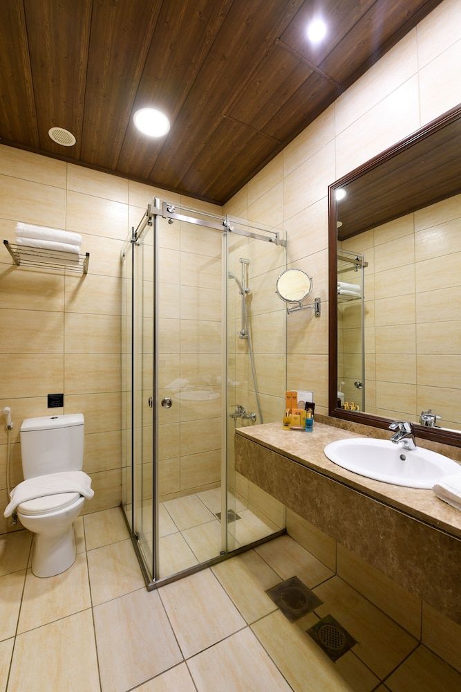 Reston Hotel Superior Room 4