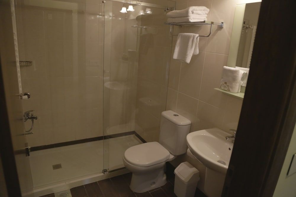 The Lodge Inn Hotel Deluxe Room, 2 Twin Beds, Mountain View, Slope side 2