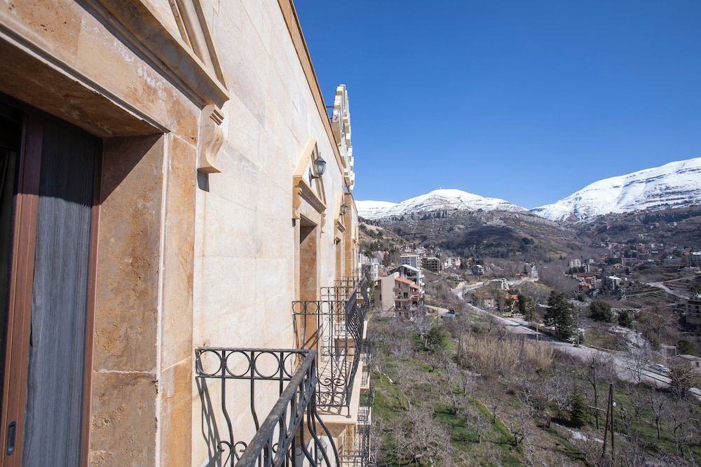 The Lodge Inn Hotel Premium Room, 2 Twin Beds, Balcony, Mountain View 5