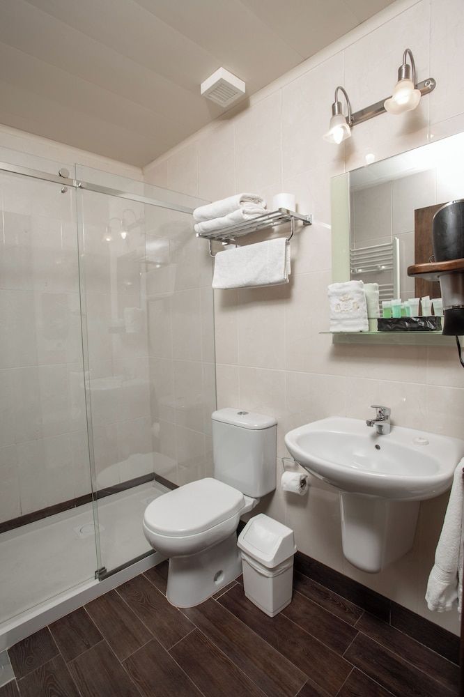 The Lodge Inn Hotel Premium Room, 2 Twin Beds, Balcony, Mountain View 7