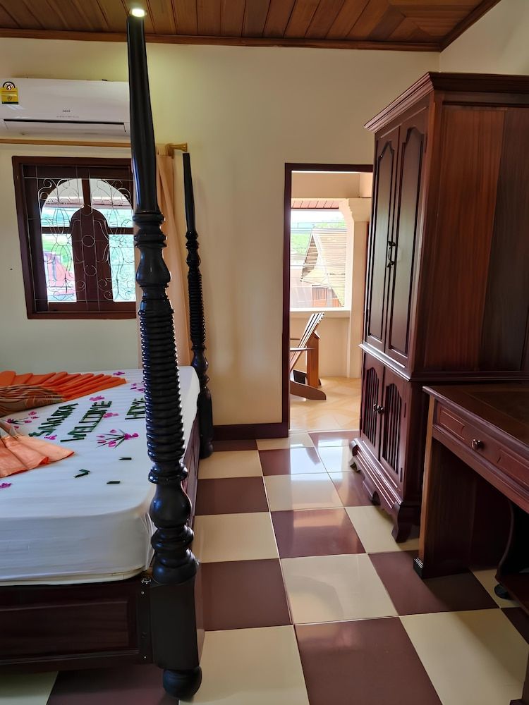 Sakura Hotel Deluxe Family room