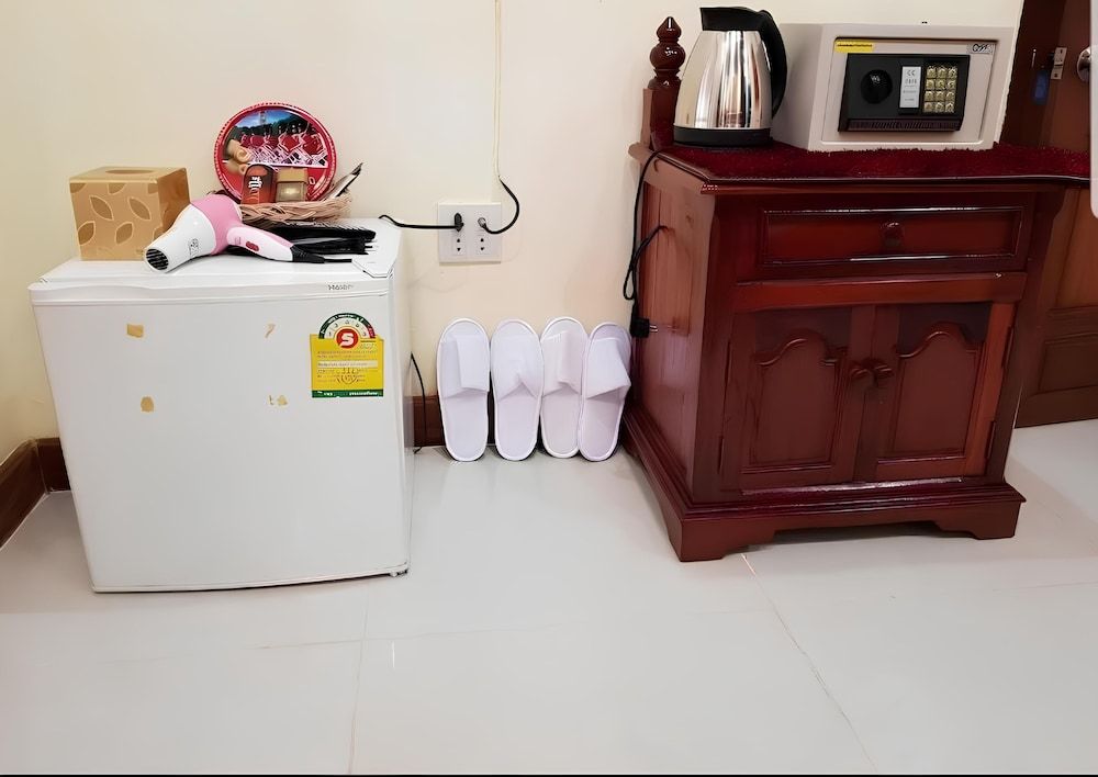 Sakura Hotel Deluxe Family room 6