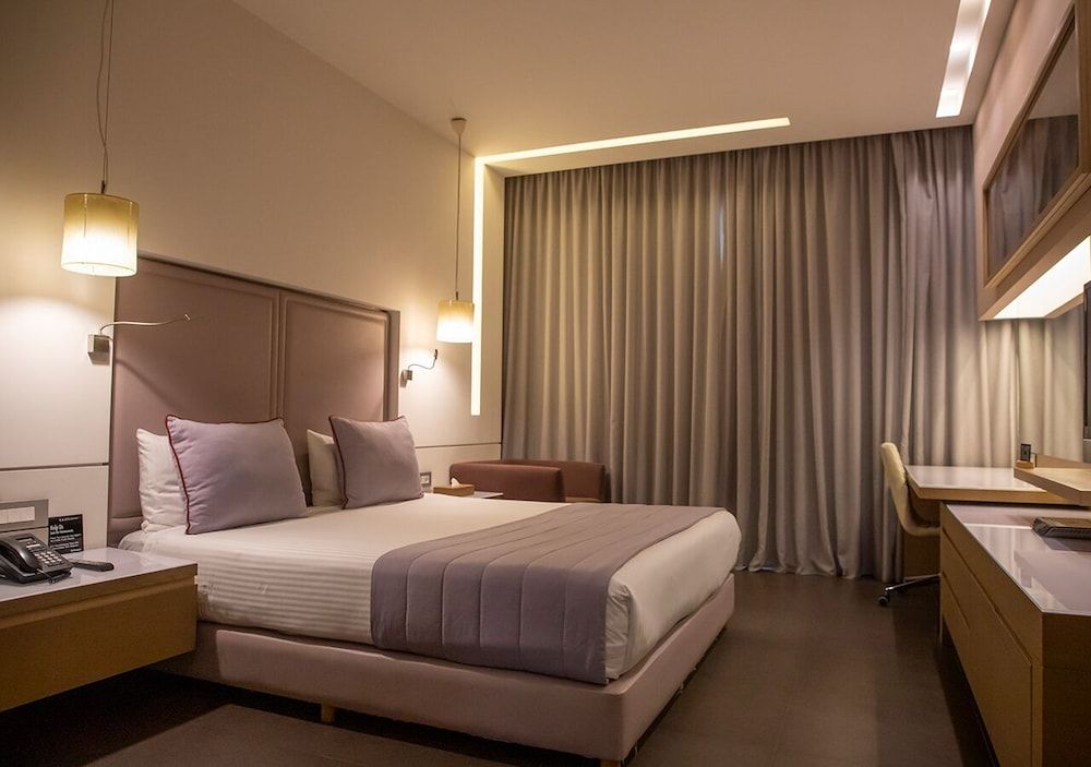 undefined Saifi Suites Hotel 10