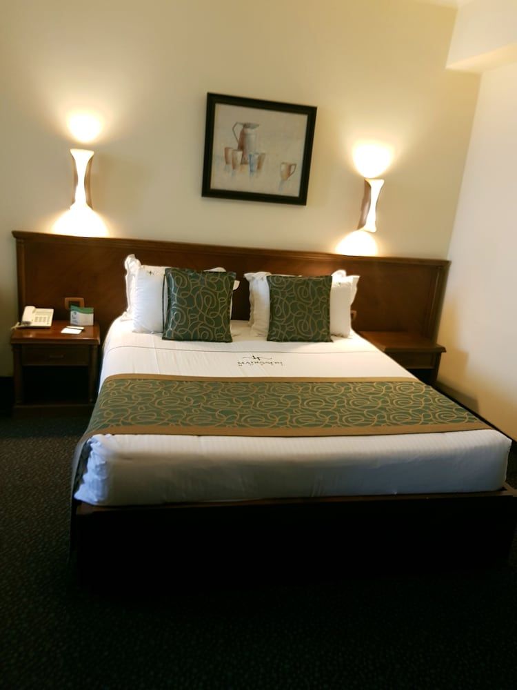 Madisson Hotel Superior Room, City View 3