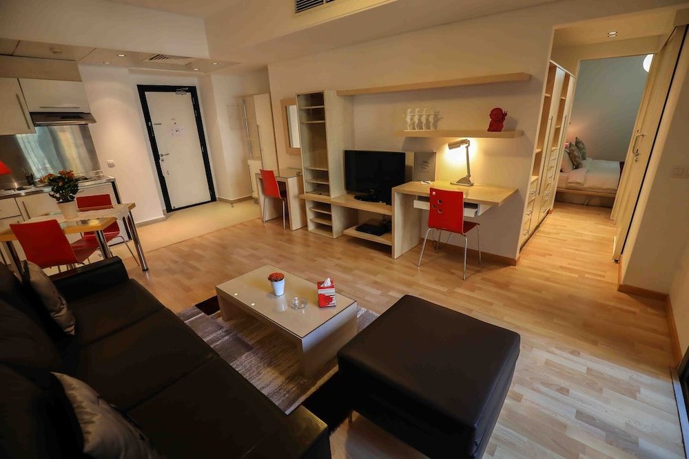 Sky Suites Superior Suite 4