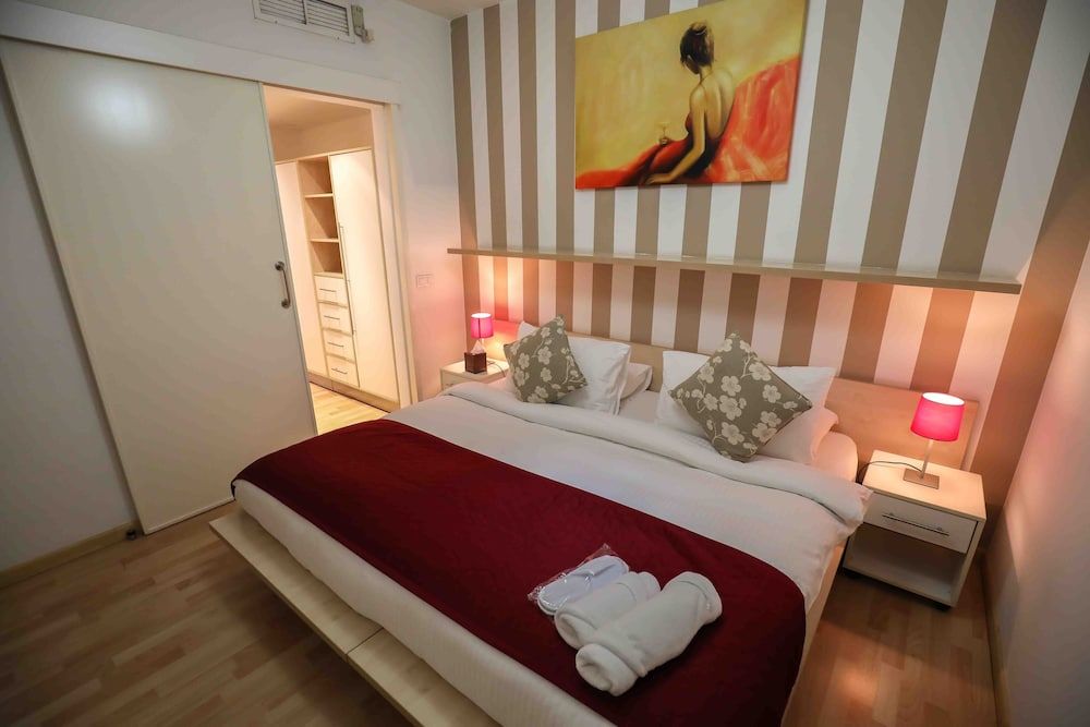 Sky Suites Superior Suite