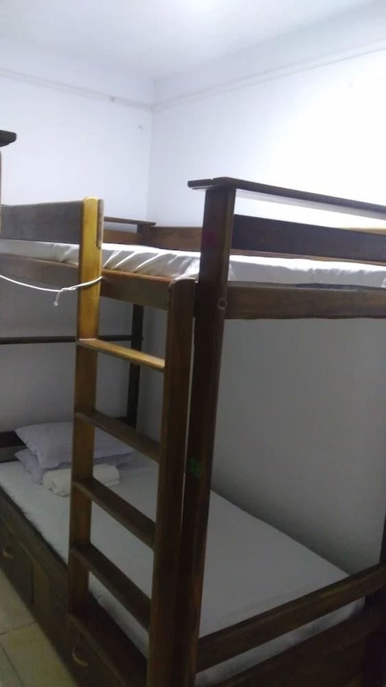 D&J Stamford Hotel - Hostel Shared Dormitory, Mixed Dorm (8 Beds)