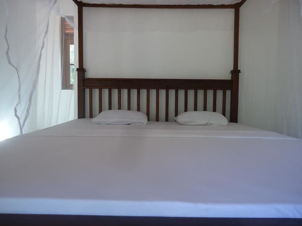 Turtle Paradise Deluxe Double Room, 1 King Bed, Garden View, Ground Floor 2