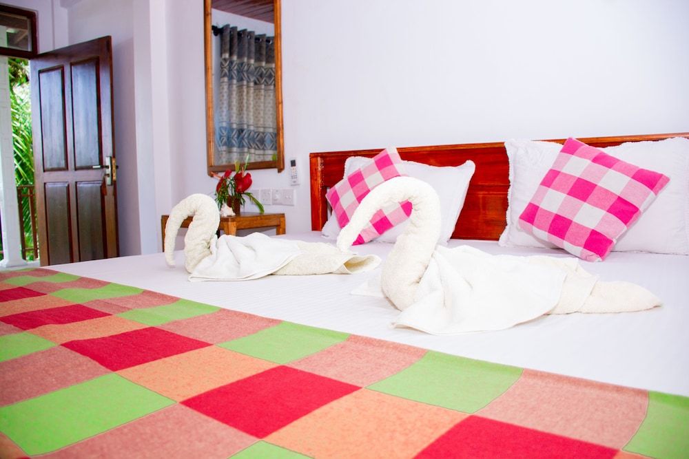 Turtle Paradise Deluxe Double Room, 1 King Bed, Garden View, Ground Floor 6