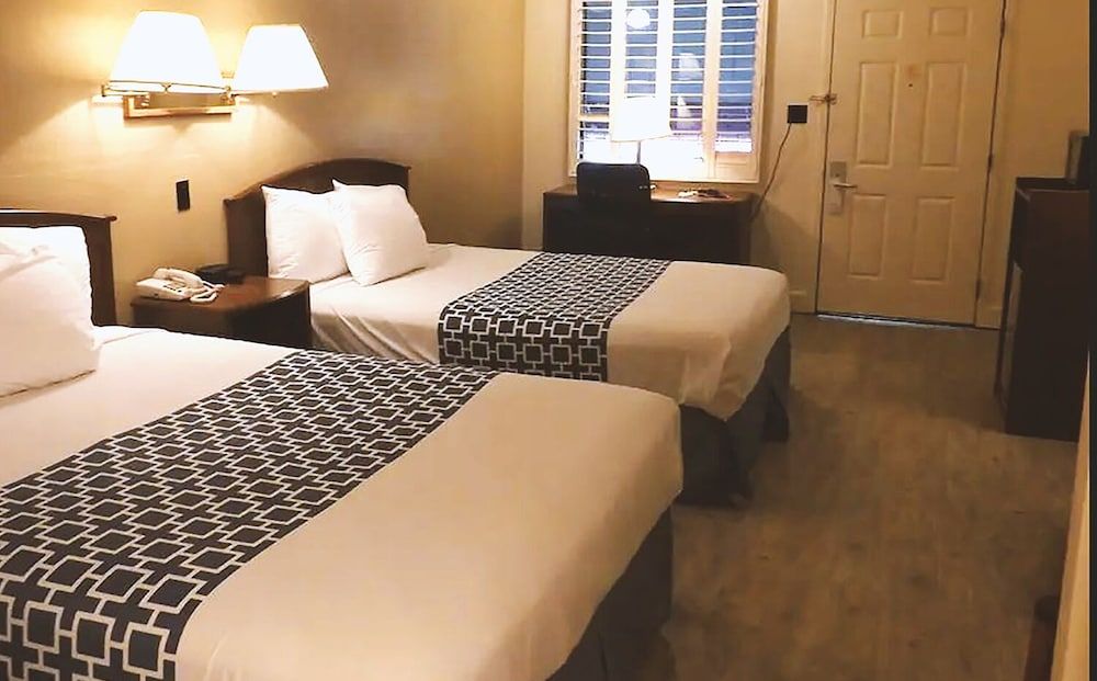 Standard Room, 2 Queen Beds, Non Smoking