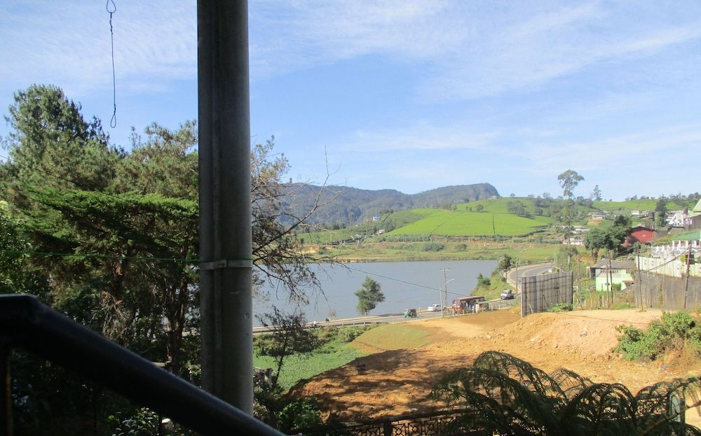 undefined Lake Crown Holiday Home 6