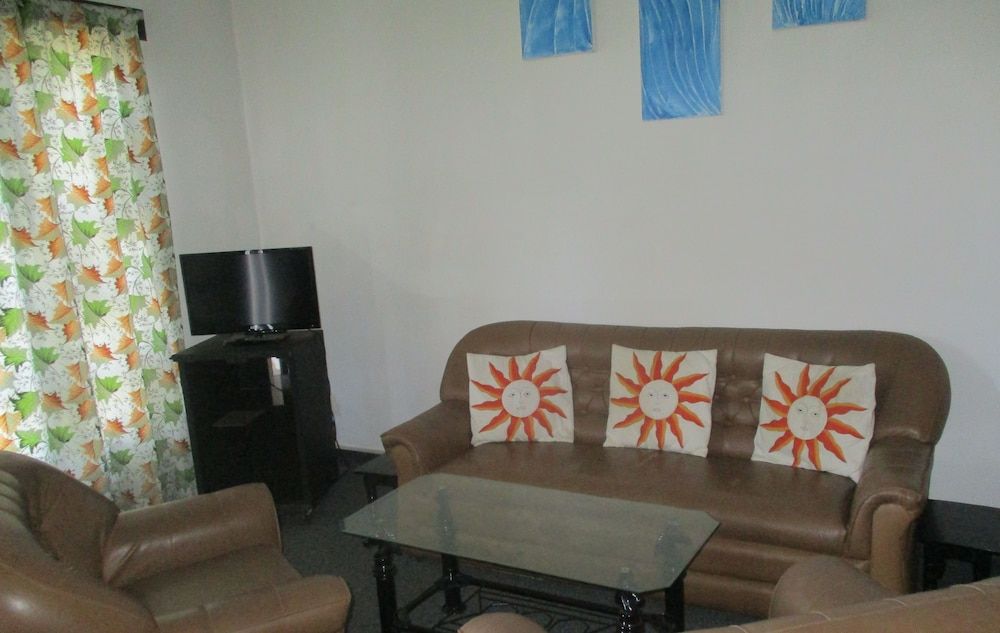 undefined Lake Crown Holiday Home 5