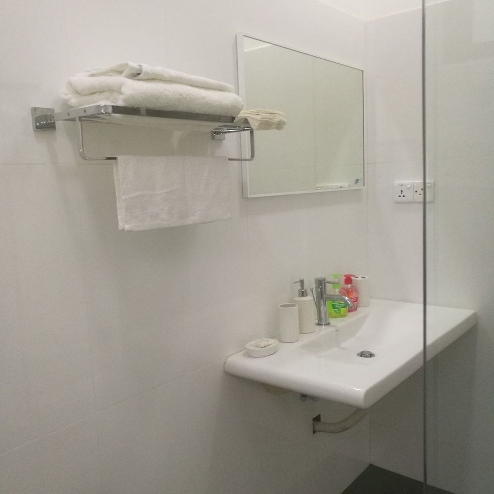 undefined Viewfront Ella 2