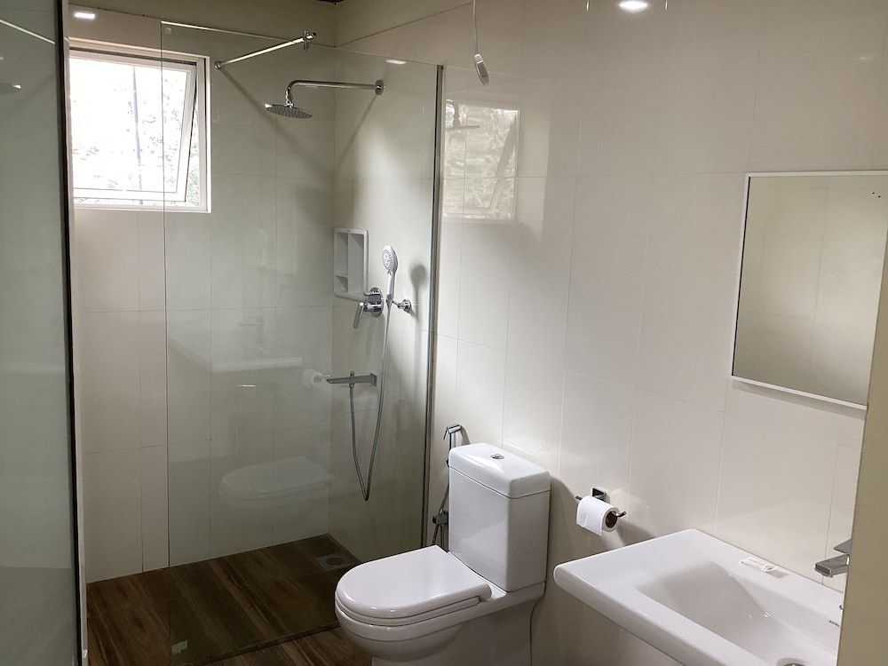 undefined Viewfront Ella 7