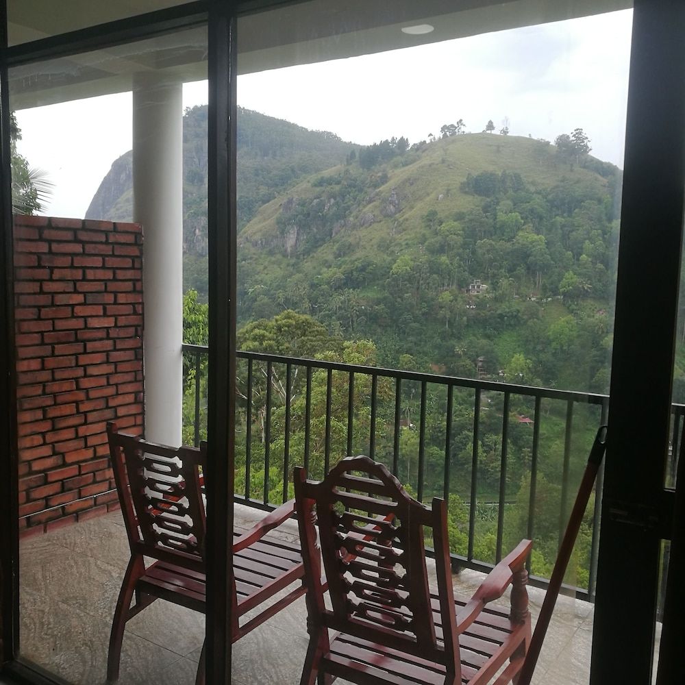 undefined Viewfront Ella 5