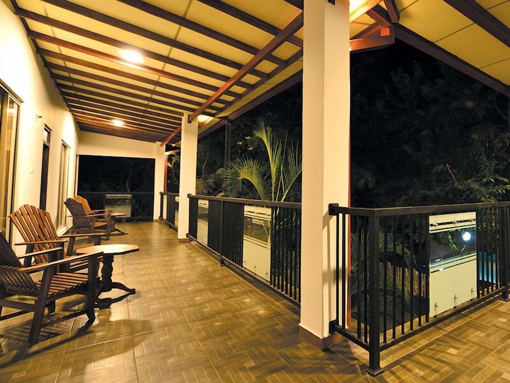 JC's Village Deluxe Double Room, 1 Bedroom, Pool View, Poolside 4