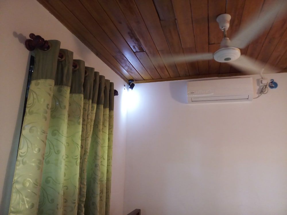 undefined Sana Guest 10