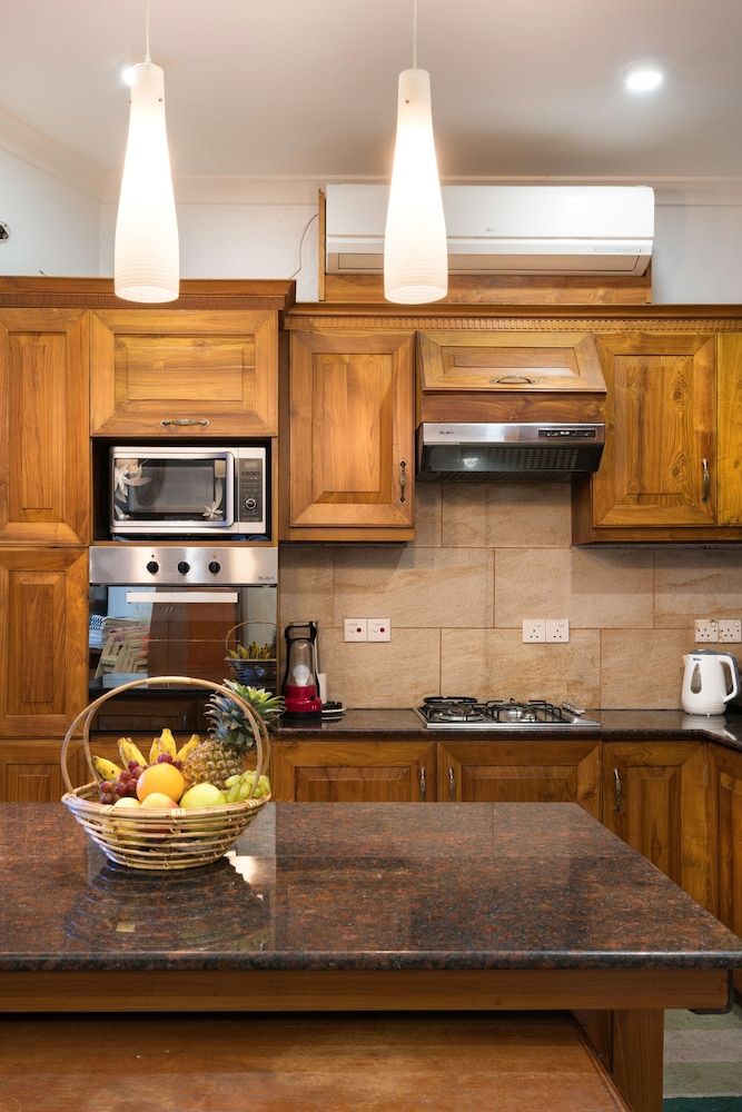 undefined Lakeview Pointe