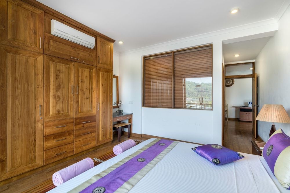 Lakeview Pointe Luxury Apartment, 3 Bedrooms, Balcony, Lake View 7