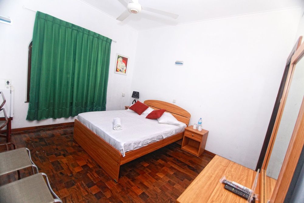 undefined Rockwood Villa 5