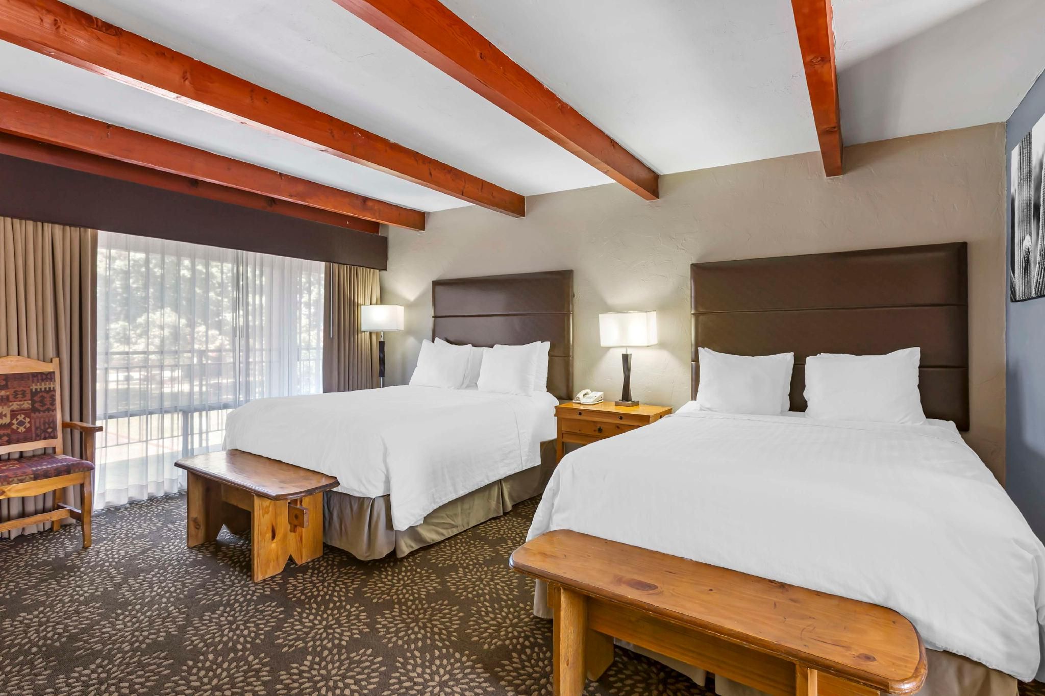 2 queen beds, nonsmoking