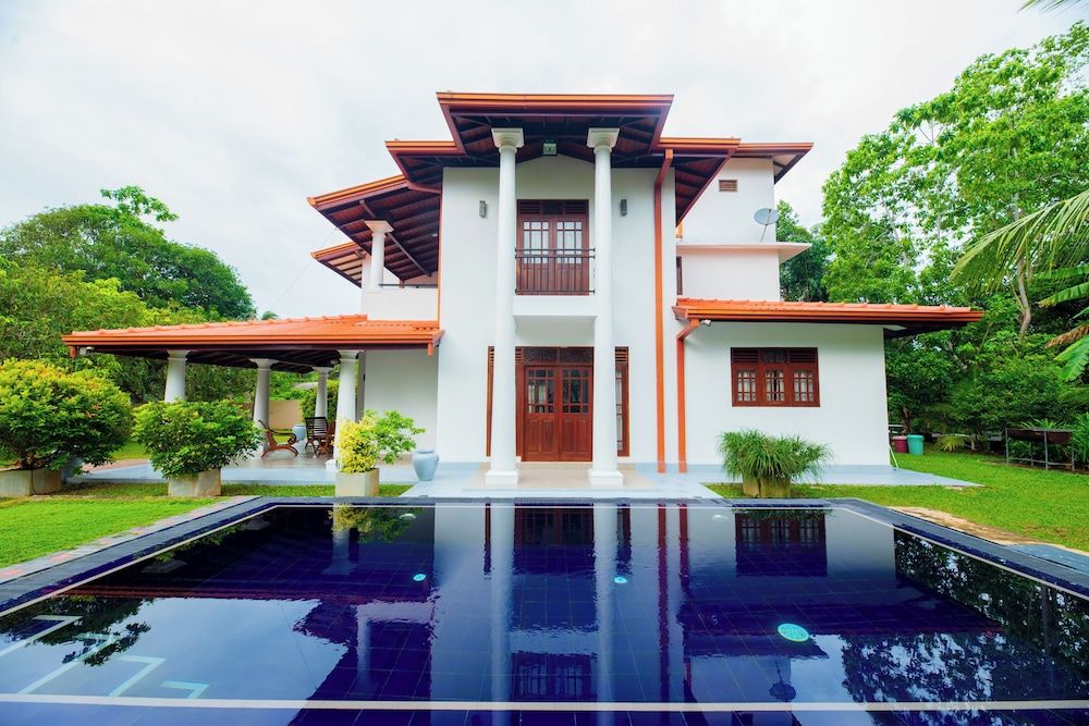 undefined Villa Almond Leaf 3