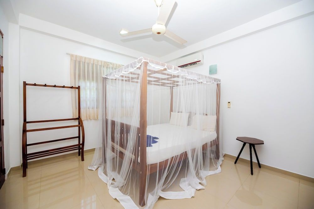 undefined Villa Almond Leaf 9