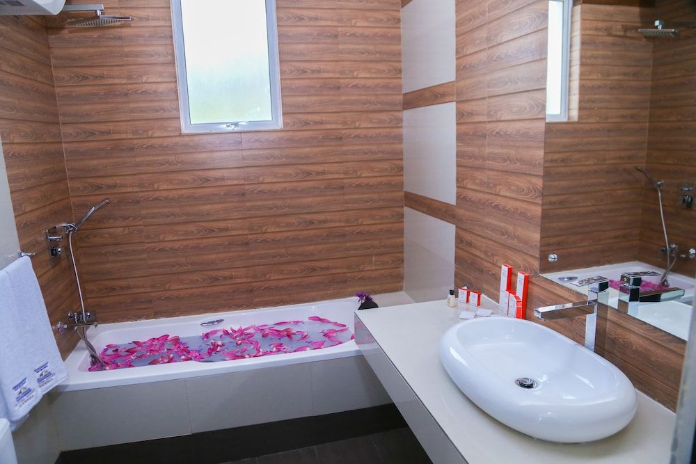 Crystal Resort Dickwella Superior Suite, Multiple Beds, Balcony 7