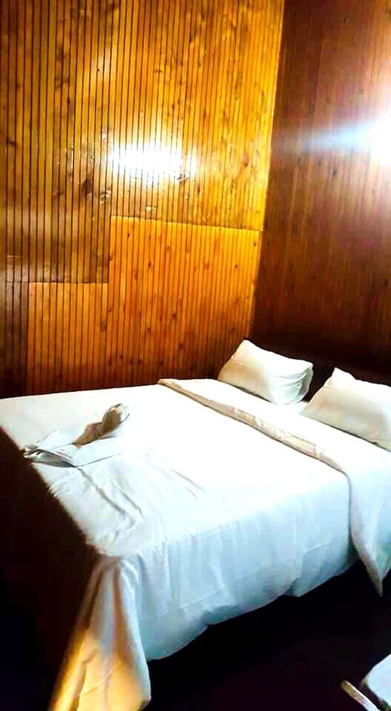 undefined Blandford Bungalaow 8