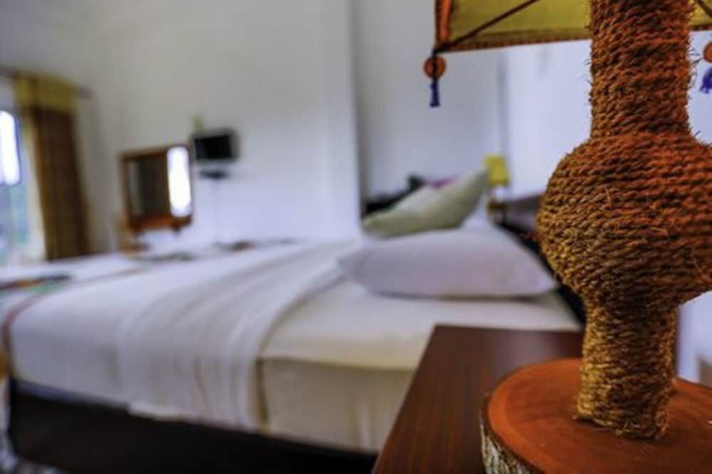 Yoho Thuruliya Lodge Superior Double Room, 1 Queen Bed, Mountain View 2