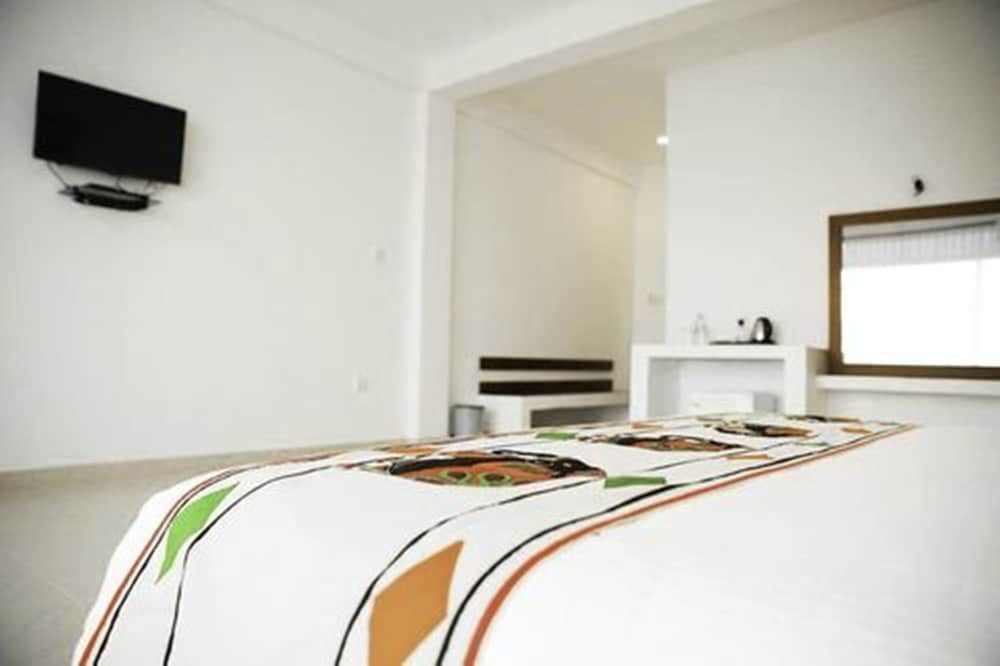 Yoho Thuruliya Lodge Junior Suite, 2 Twin Beds, Mountain View 2