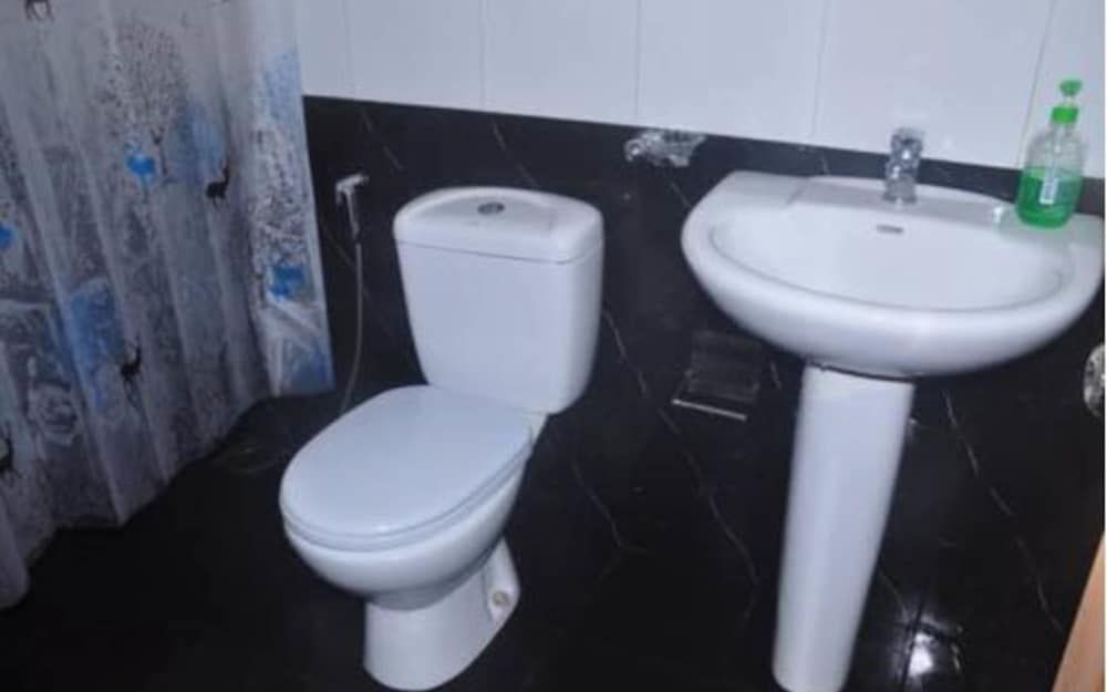 Yoho Green Lake View Standard Quadruple Room 3