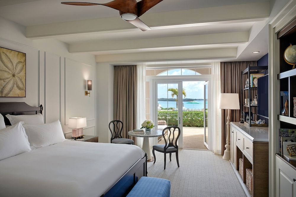 Cabana, King, Partial Ocean View, Poolside, Balcony/Patio