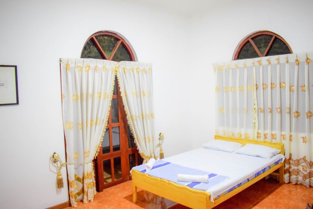 Unique View Hotel - Hostel Economy Triple Room, Smoking, Mountain View 7