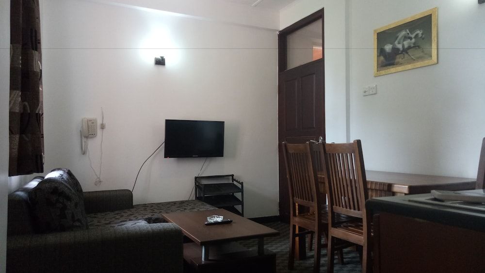 undefined Everglow Apartment 7