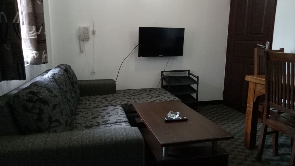 undefined Everglow Apartment 8