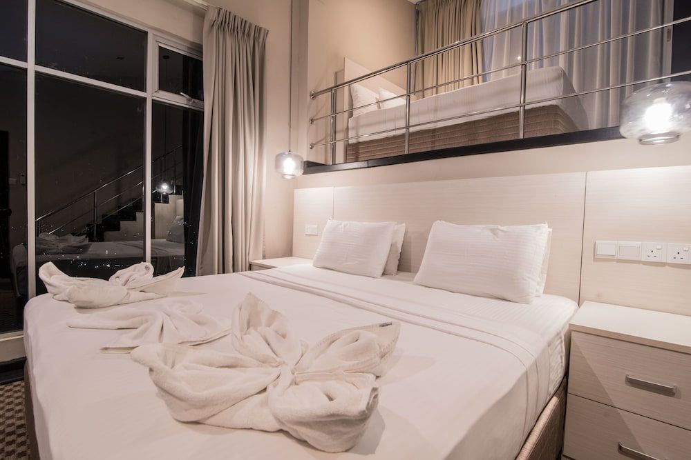 W Residence Kandy Family Penthouse, Balcony, City View 8