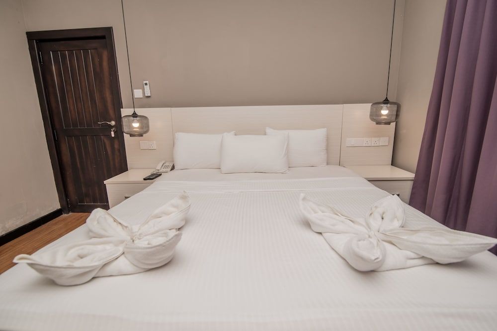 W Residence Kandy Deluxe Double Room, Garden View 5