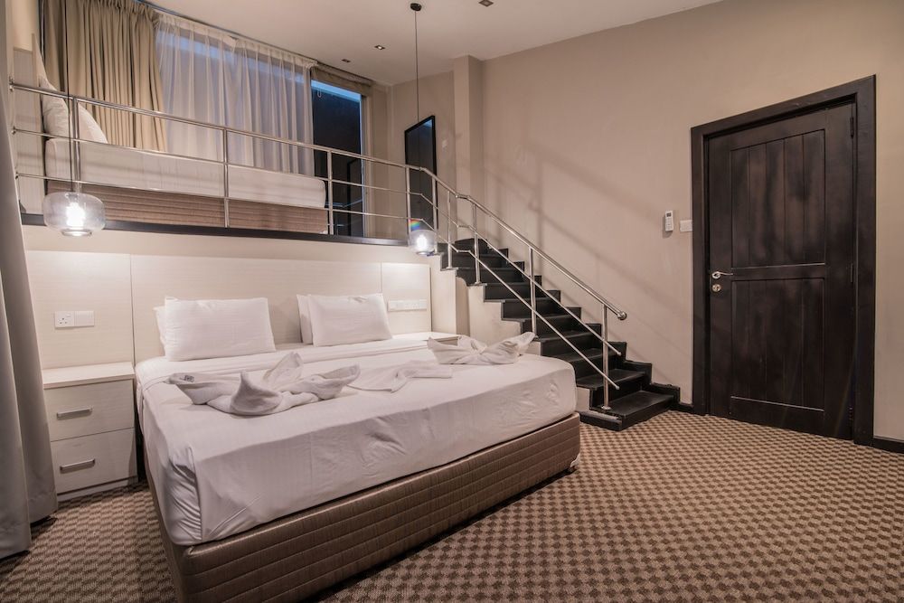 W Residence Kandy Family Penthouse, Balcony, City View 3