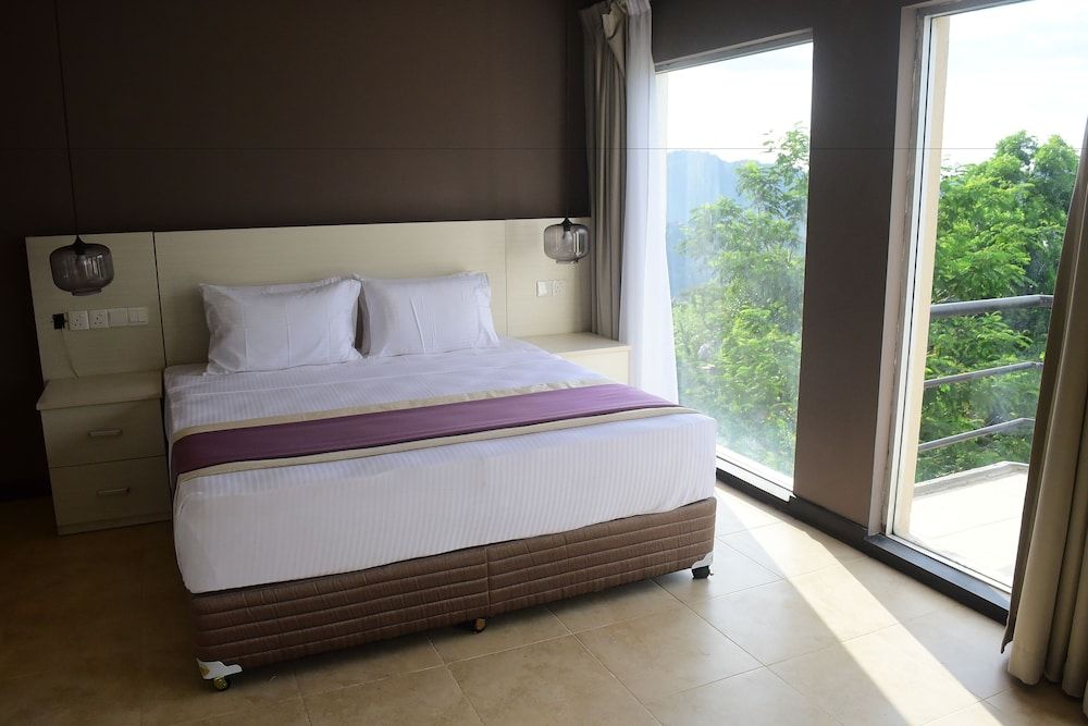 W Residence Kandy Deluxe Double Room, Balcony, Mountain View 8