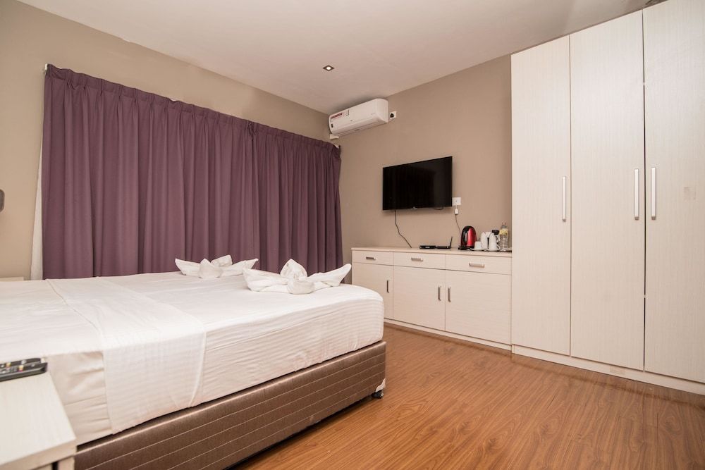 W Residence Kandy Deluxe Double Room, Garden View 4