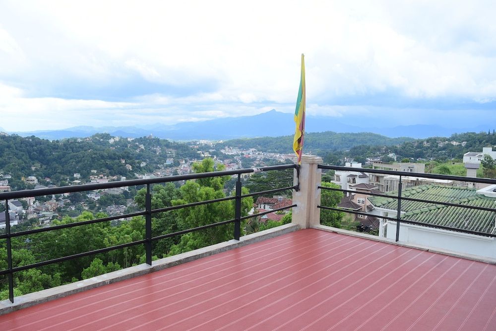 W Residence Kandy Family Penthouse, Balcony, City View 5