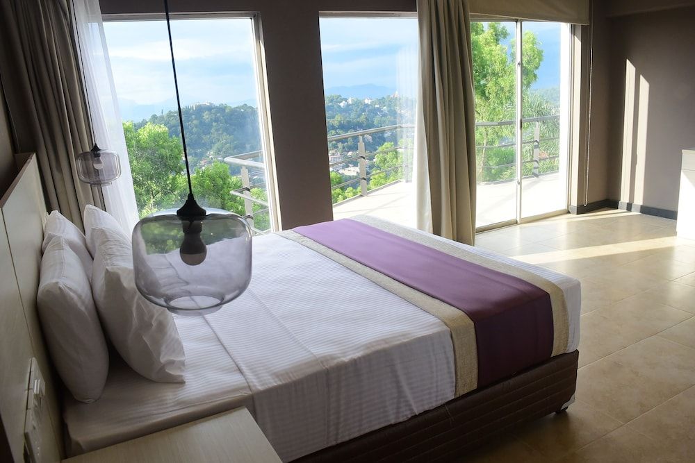 W Residence Kandy Deluxe Double Room, Balcony, Mountain View 3
